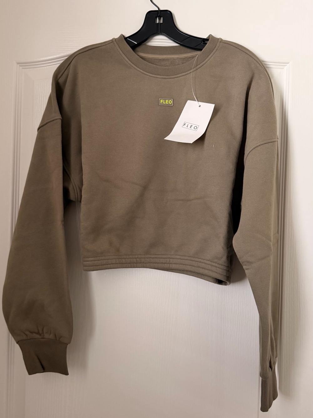 Fleo Serene Cropped Crewneck Sweatshirt Olive Green Neutral Pullover M NEW
